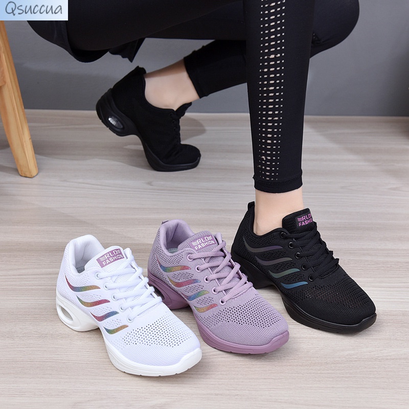 Qsuccua รองเท้าผ้าใบลําลอง พื้นนิ่ม ผ้าตาข่าย ระบายอากาศ เหมาะกับการเต้นรํา เต้นบัลเล่ต์ สําหรับสตรี