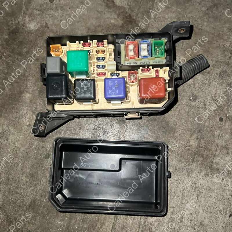 กล่องฟิวส์เครื่องยนต์หน้า Toyota Corolla Sprinter AE110 นําเข้าจากประเทศญี่ปุ่น USED
