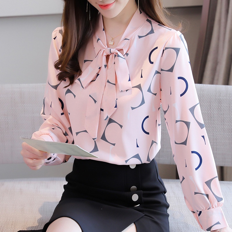 พลัสไซซ์ M-4XL พิมพ์ ชีฟอง ผู้หญิง เสื้อคอวี หลวม ไหล สไตล์เกาหลี สีขาว สีดํา สีชมพู หรูหรา อารมณ์ ลําลอง แขนยาว สุภาพสตรี ผู้หญิง ที่รัก เสื้อ