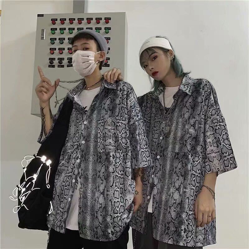 เสื้อเชิ้ตแขนยาว พิมพ์ลายงู สไตล์สตรีท อินเทรนด์ฤดูใบไม้ร่วง สําหรับผู้ชาย