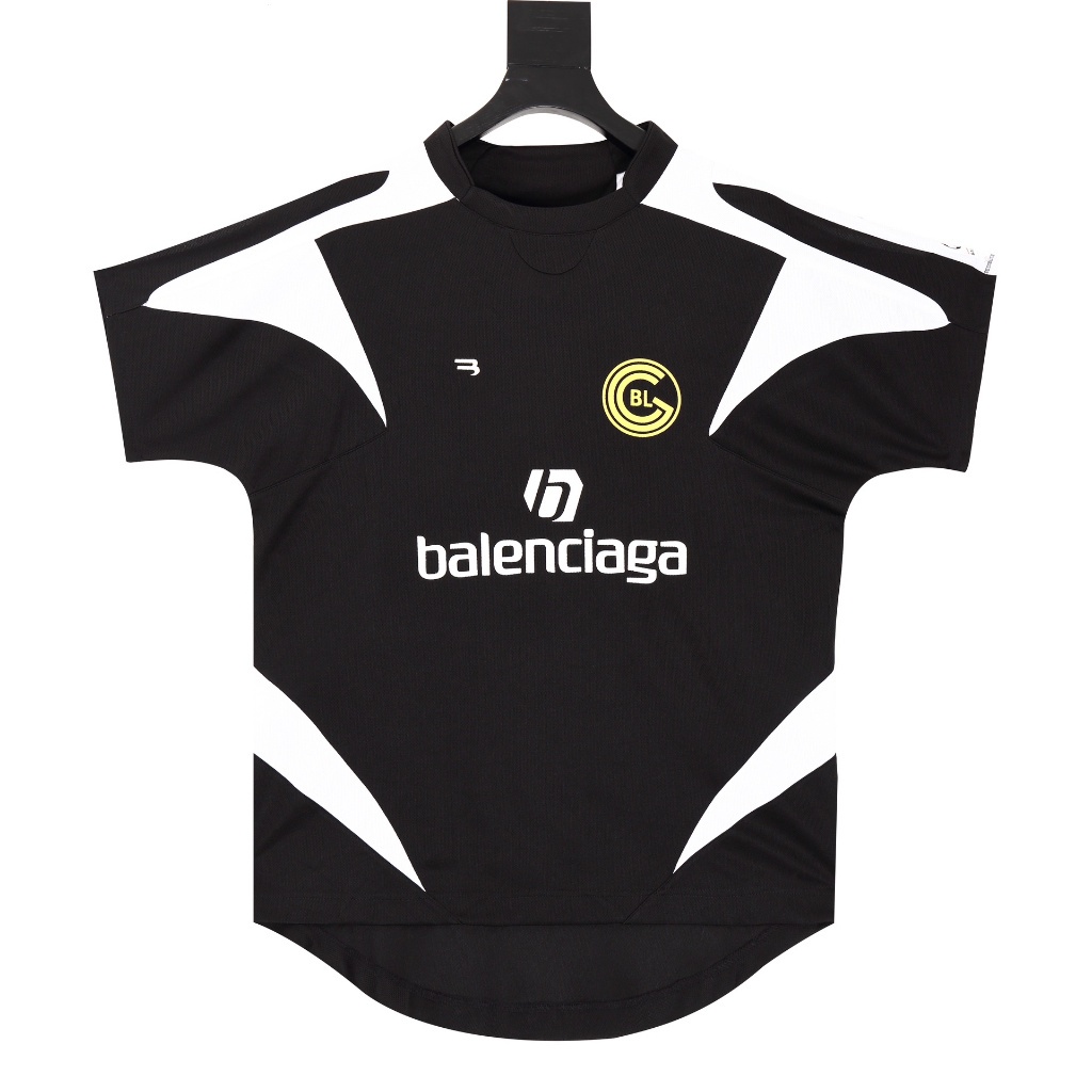 Balenciaga2023 เสื้อกีฬาแขนสั้น ลายทีมฟุตบอล Manchester United สไตล์อเมริกัน