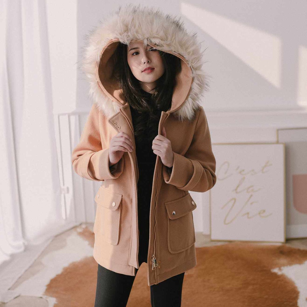SNOWCOVER - SC110 Emilly Coat เสื้อโค้ทผ้าวูลอย่างดี มีฮู้ด และขนเฟอร์ฟูนุ่ม สวยมาก ขนเฟอร์ถอดได้