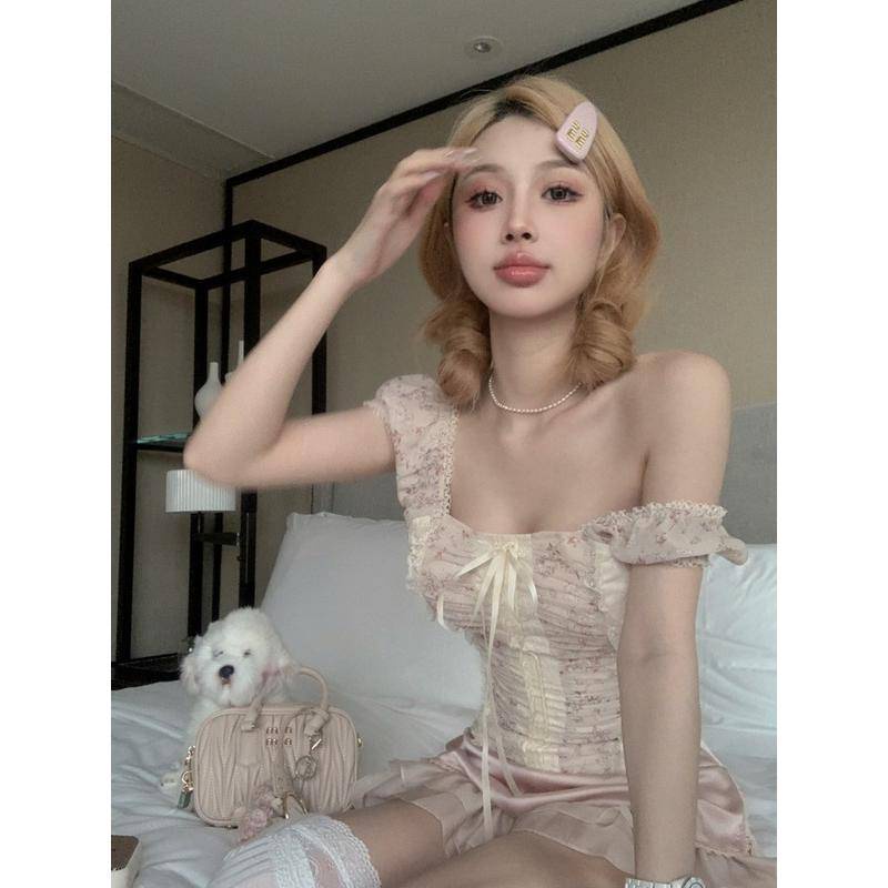[XYZKULI] เสื้อลูกไม้ ทรงสกินนี่ ผูกเชือก + กระโปรงลูกไม้ เอวสูง