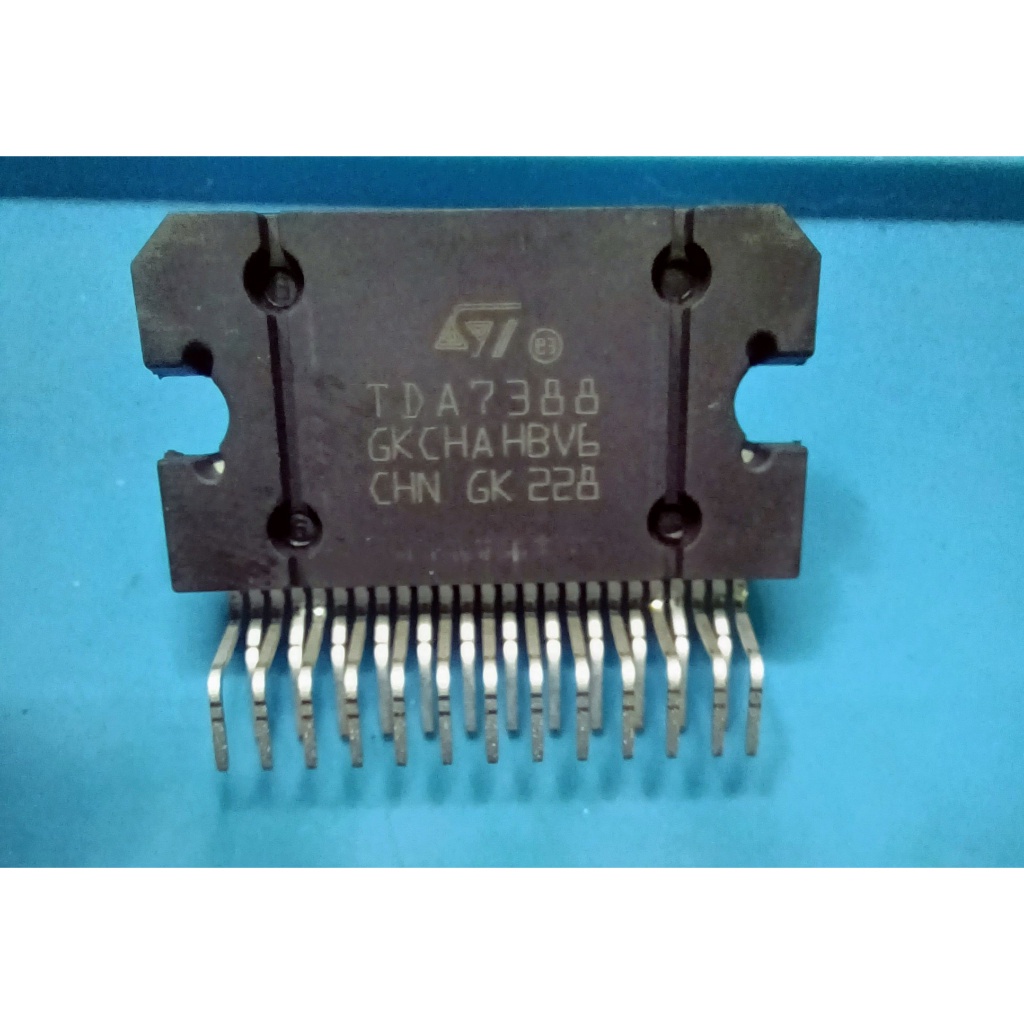 ต้นฉบับยี่ห้อใหม่ TDA7388 YD7388 ZIP-25 ST Power IC Power Amplifier Chip Power Audio Amplifier Chip 