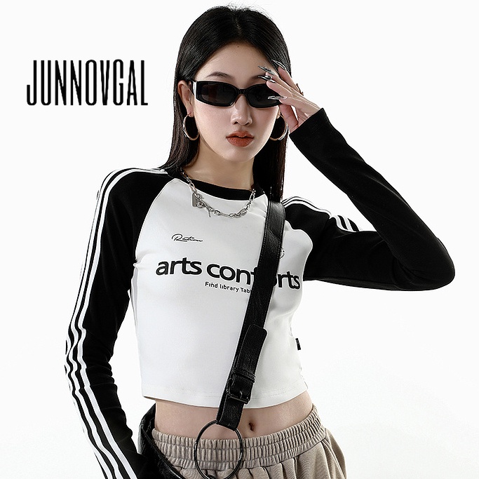 Junnovgal เสื้อยืด คอกลม แขนยาว พิมพ์ลายตัวอักษร แฟชั่นสําหรับผู้หญิง 2024