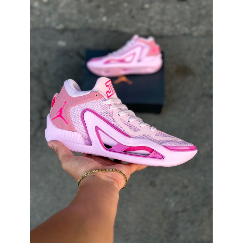 Jason Tatum 1 รองเท้าตุ๊กตาสีชมพูโดย Hustle Steps CSTV