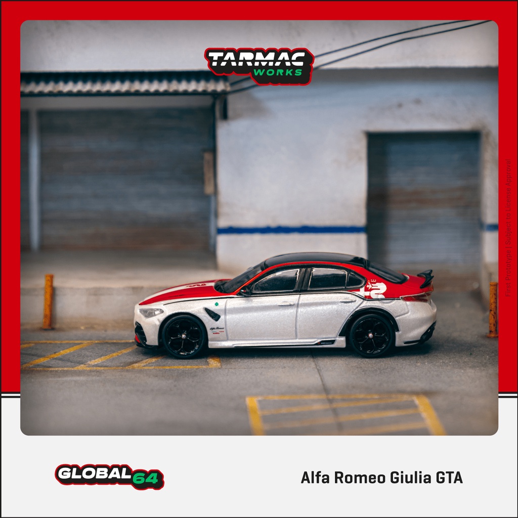 Tarmac Works 1/64 GLOBAL64 Alfa Romeo Giulia GTA Red / White T64G-TL031-RW