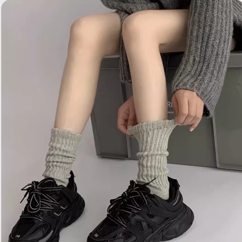 Roselife ฤดูใบไม้ร่วง ฤดูหนาว พื้นฐาน สีดํา สีขาว ลายทาง ถุงเท้าหลวม สําหรับผู้หญิง เด็กผู้หญิง แฟชั่น ถุงน่องข้อเท้า - รูปที่ 2