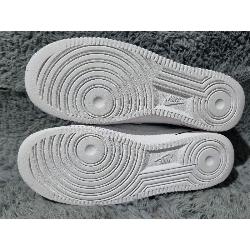 Nike Air Force 1 size 41 ยาว 26 (มือสอง) รองเท้า light