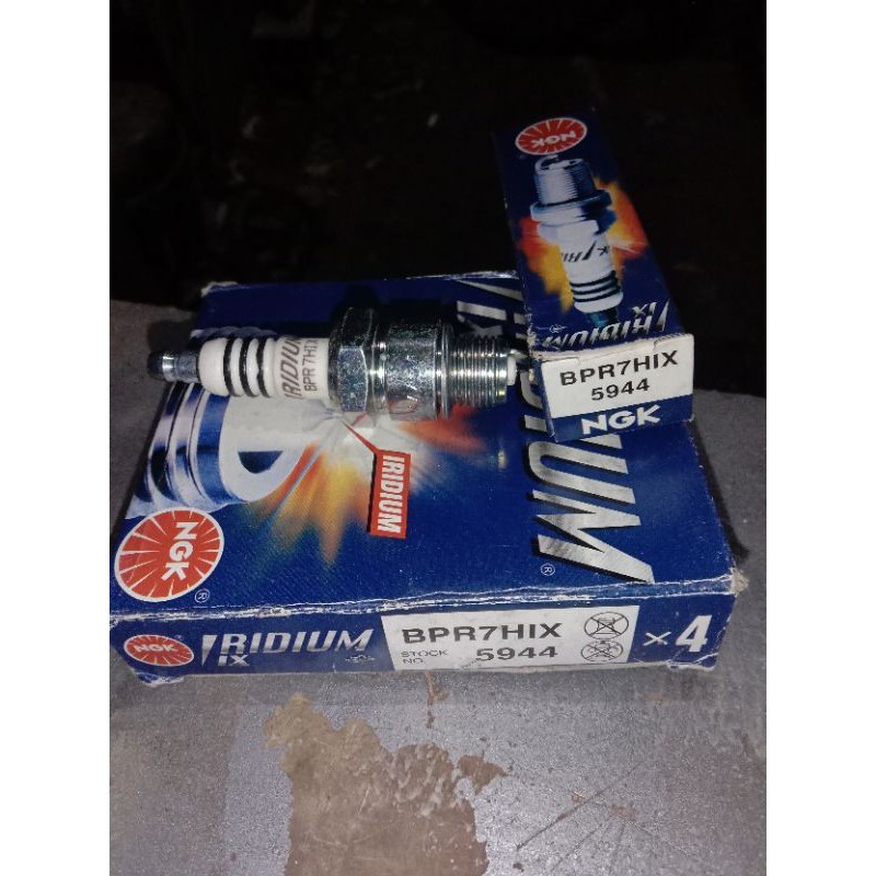 หัวเทียน NGK iridium IX japan.