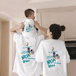 ✨👨‍👩‍👧‍👧เสื้อยืด ชุดครอบครัว แขนสั้นคอกลม ลายการ์ตูนสุดน่ารัก