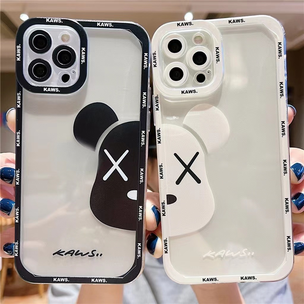 For iPhone 14 13pro kaws Bear ซิลิโคนนุ่ม-เคสใสสแควร์ขอบแองเจิลเลนส์กล้อง For iPhone 11 12 15 Pro Max 7 8 XR XS Max X
