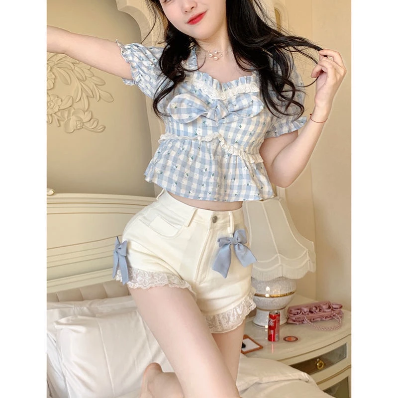 เสื้อเชิ้ตแขนสั้นลายสก๊อตสีฟ้าลายดอกไม้ผูกโบว์