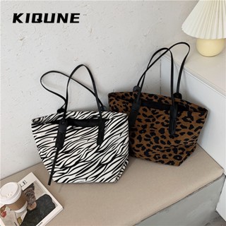 KIQUNE  กระเป๋าผ้ากระเป๋าผ้าแคนวาส Tote Bag 2023 NEW  สวยงาม ins สไตล์เกาหลี fashion L99S0HP 37Z230910