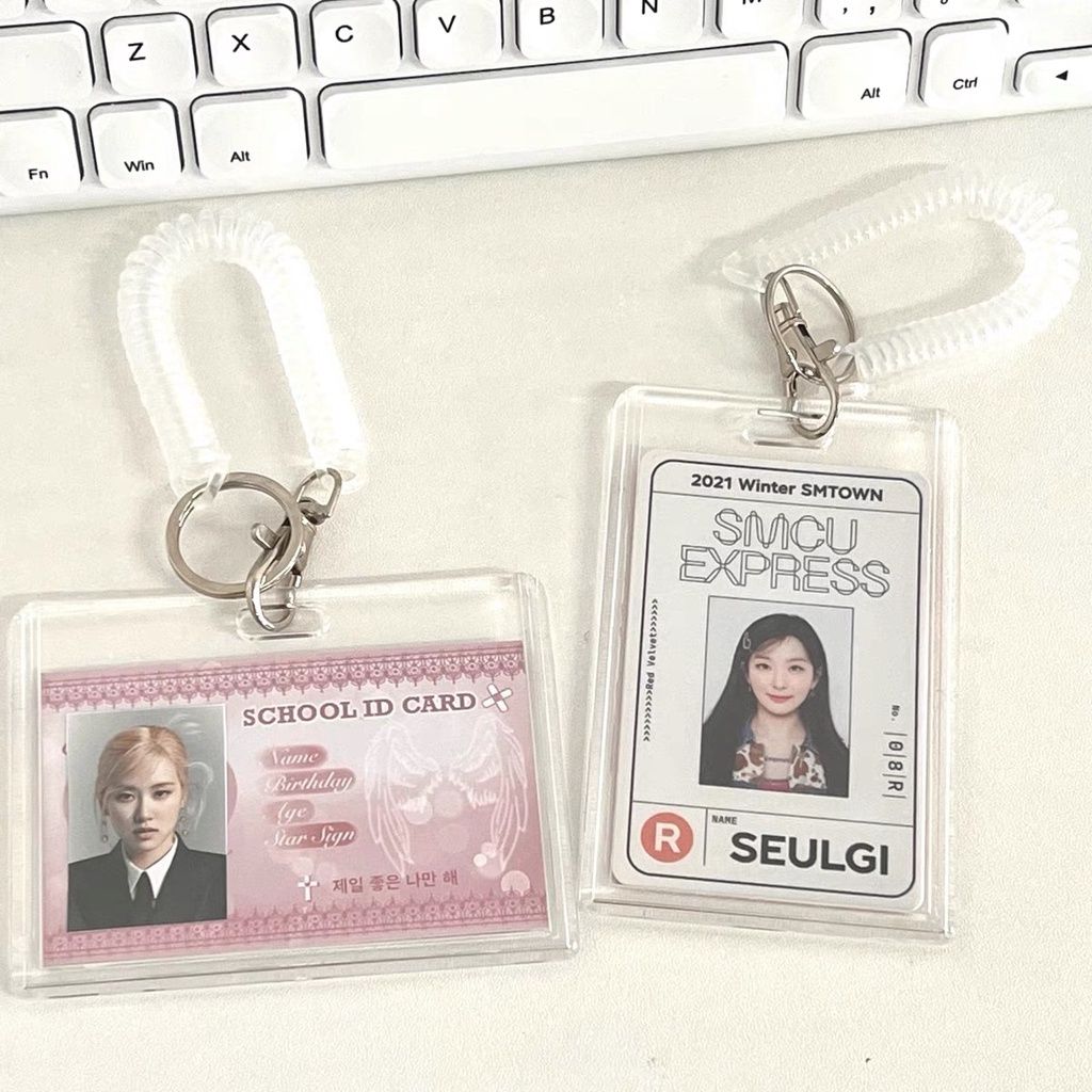 พวงกุญแจอะคริลิค ห้อยจี้รูปผีเสื้อ หมี สําหรับห้อยบัตรเครดิต โฟโต้การ์ด บัตรเครดิต