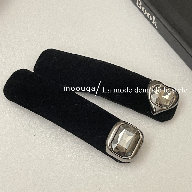 Moouga กิ๊บติดผม ผ้ากํามะหยี่ ประดับพลอยเทียม สีเทา สีดํา ระดับไฮเอนด์ สไตล์เรโทร แฟชั่นฤดูใบไม้ร่วง สําหรับผู้หญิง