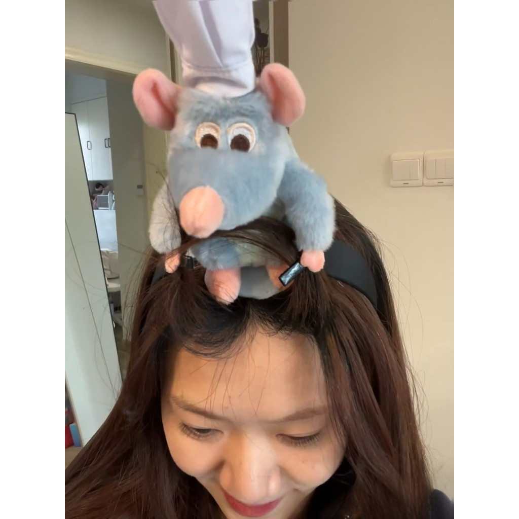 Ratatouille ที่คาดผมตุ๊กตา ผ้ากํามะหยี่ขนนิ่ม สไตล์ฝรั่งเศส ปีกกว้าง ตลก และน่ารัก ของขวัญวันเกิด สําหรับเด็กผู้หญิง tiktok