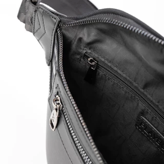 Playboy รุ่นMetro Men's Chest bag กระเป๋าคาดอกคาดเอวผู้ชาย รหัส ST-B251PBM304-BK ดีไซน์สกรีนยาง Logo สีCarbon Black