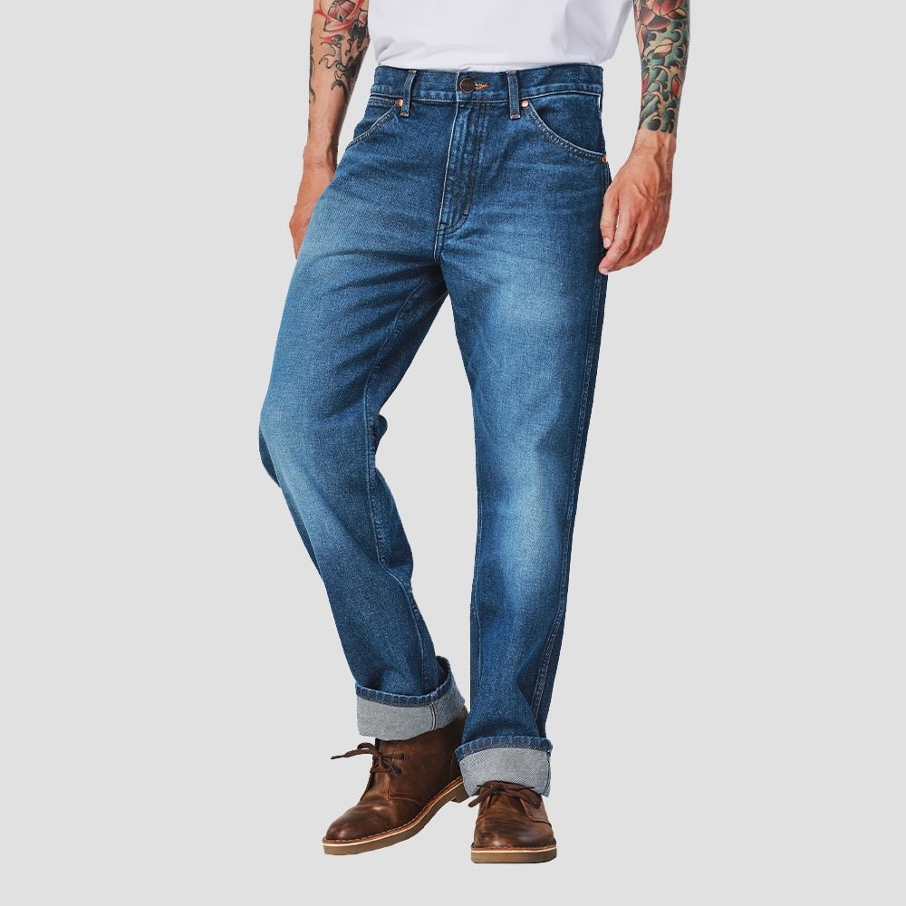 WRANGLER กางเกงยีนส์ผู้ชาย คอลเลคชั่น Blue Bell เอวกลาง ทรงตรง MWZ รุ่น WR F124MMWZT02 สียีนส์กลาง