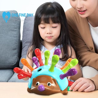 【พร้อมส่ง】ของเล่นเด็ก ตุ๊กตาเม่นมอนเตสซอรี่ ฝึกมือ และตา J1N6
