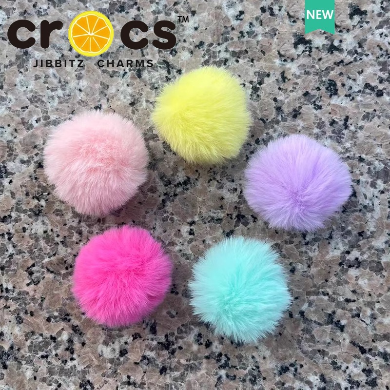 jibbitz crocs แท้ หัวเข็มขัดติดรองเท้า ประดับขนเฟอร์ หลากสี น่ารัก DIY
