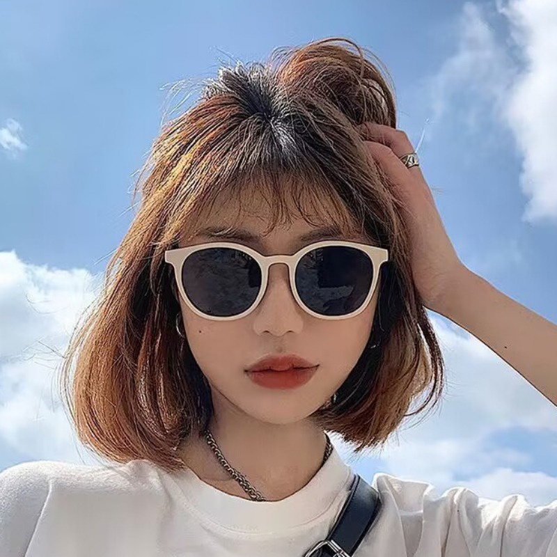 แว่นตากันแดด ป้องกันรังสียูวี เหมาะกับเดินชายหาด สไตล์วินเทจ แฟชั่นคลาสสิก สําหรับผู้หญิง และผู้ชาย