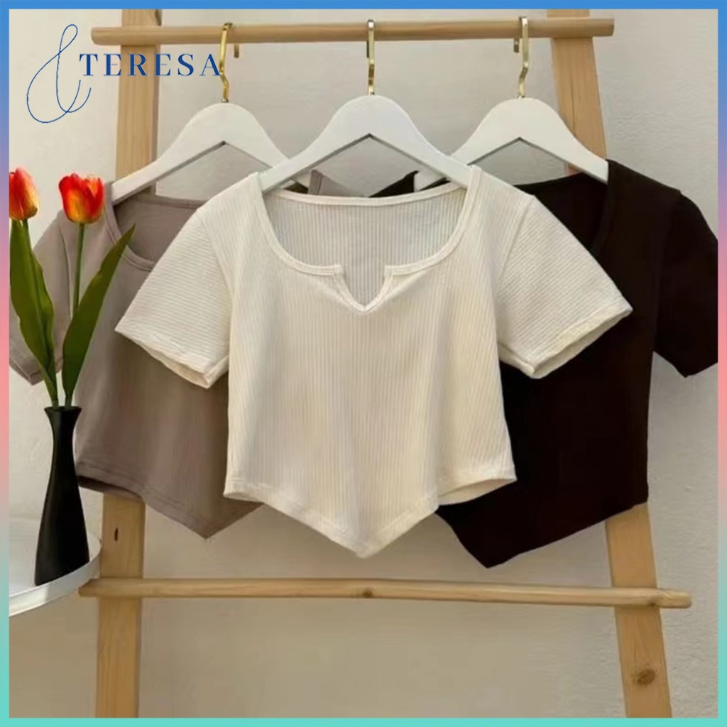 พร้อมส่ง เสื้อครอปสั้นสีพื้นทรงสามเหลี่ยมสุดวินเทจสไตล์เรียบง่าย