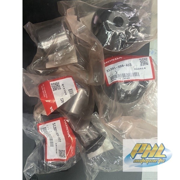 บูชปีกนกล่างแท้Honda accord ปี2003-2007 รุ่นปลาวาฬ ครบชุด 6 ตัว อะไหล่แท้Honda