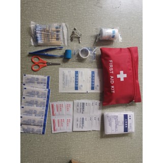 กระเป๋าพยาบาลฉุกเฉิน พร้อมอุปกรณ์ 79 ชิ้น แบบพกพา First Aid Kit Set ชุดปฐมพยาบาลเบื้องต้น ติดรถ ออกค่าย