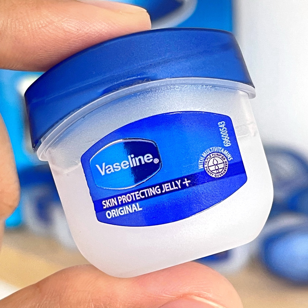 Vaseline Original 5.5g (วาสลีน ออริจินอล) ขนาดพกพา สะดวก ช่วยทำให้ผิวชุ่มชื่น ช่วยฟื้นบำรุงผิวแห้ง ***ของแท้ 100%