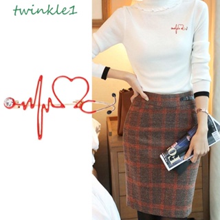 Twinkle1 เข็มกลัด รูปหูฟัง วัดอัตราการเต้นของหัวใจ สีแดง สําหรับเพื่อน กระเป๋าเป้สะพายหลัง โรงพยาบาล