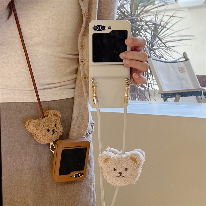เคสโทรศัพท์มือถือหนัง กันกระแทก ลายหมี พร้อมสายโซ่คล้อง สําหรับ Samsung Galaxy Z Flip 5 Z Flip 3 Z Flip4