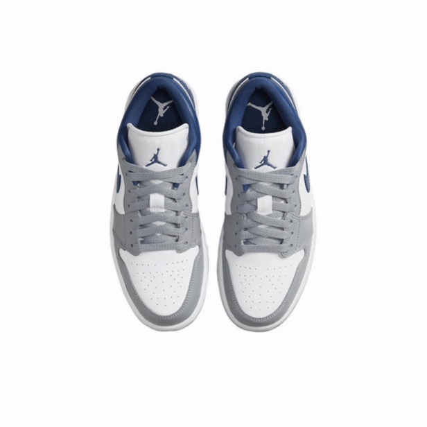ของแท้ 100%  Jordan Air Jordan 1 low รองเท้า new