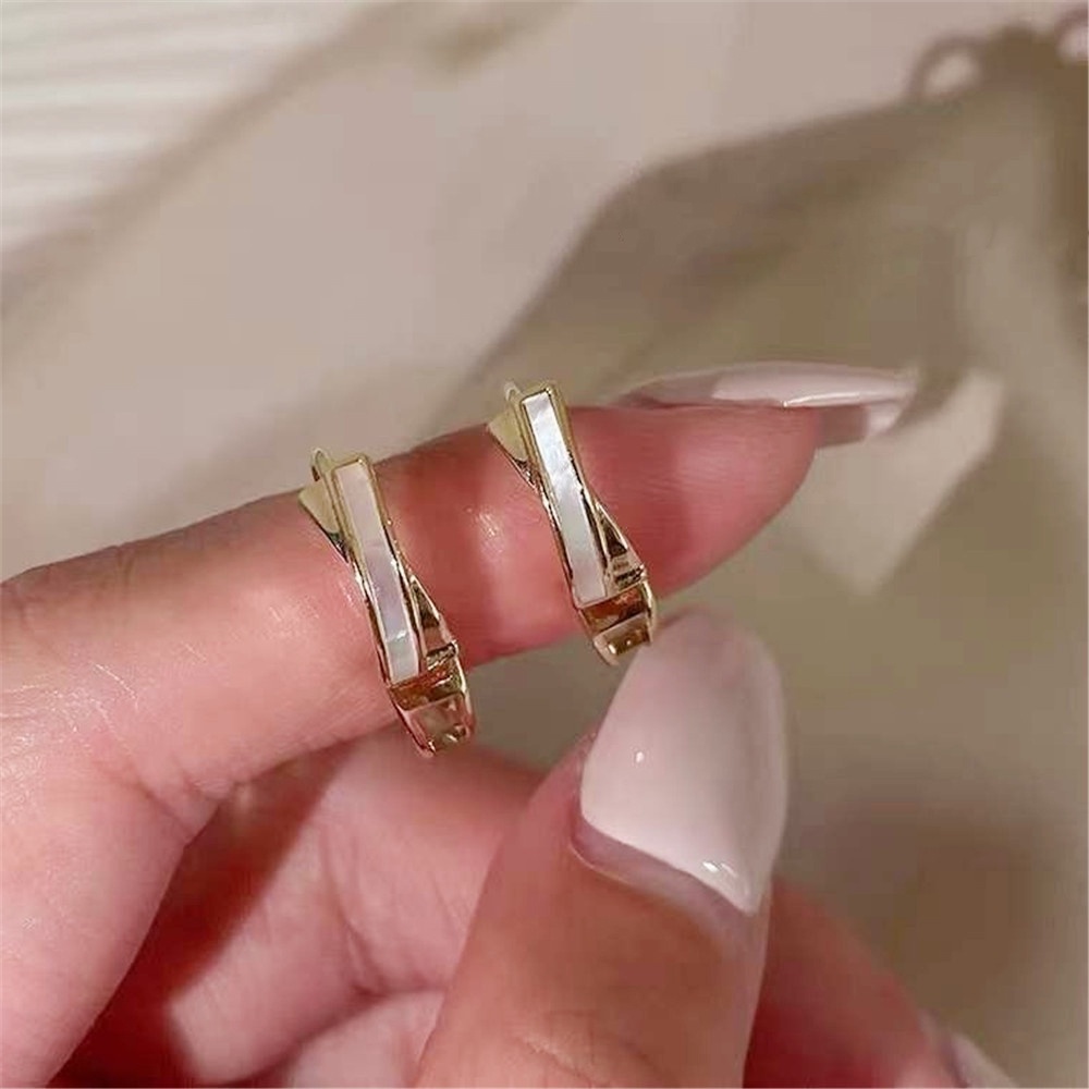 A HELLO GIRL ใหม่ น้ํามันหยด ทองแดง ทรงกลม หรูหรา เรียบง่าย สําหรับเด็กผู้หญิง 2023 - รูปที่ 2