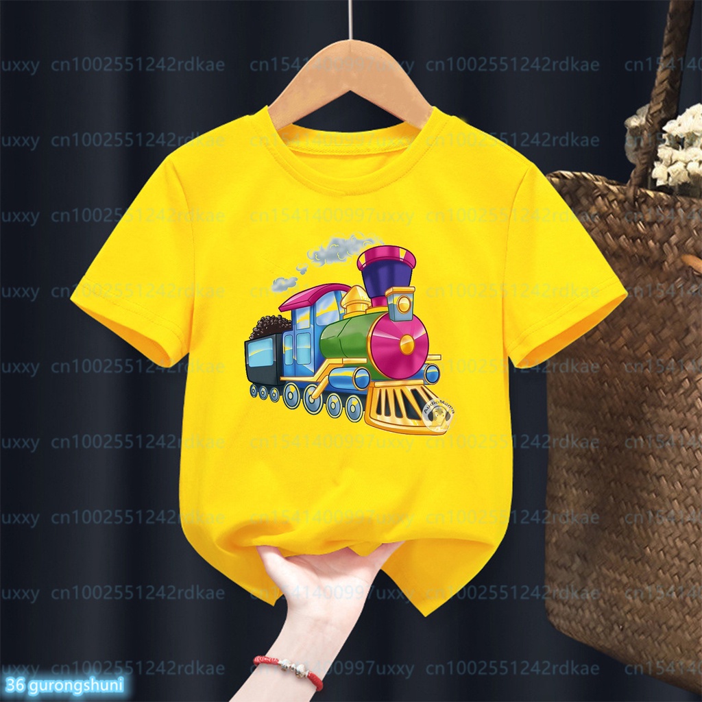 เสื้อยืด พิมพ์ลายการ์ตูนรถไฟตลกน่ารัก แฟชั่นฤดูร้อน สีเหลือง สําหรับเด็กผู้ชาย