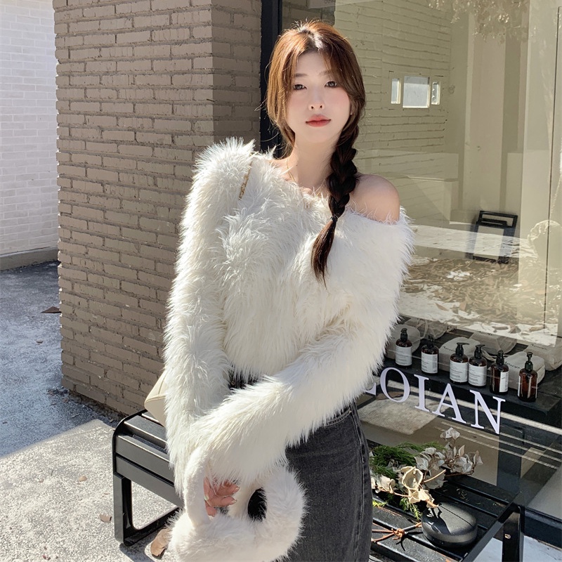 BuaBan8899 5380พร้อมส่ง เสื้อปาดไหล่ขนมิ้ง ฟรุ้งฟริ้ง เสื้อเกาะอก ขนเฟอร์ งานเรียบหรูดูดีไฮโซ ใส่ได้หลายแบบ มี 6 สี