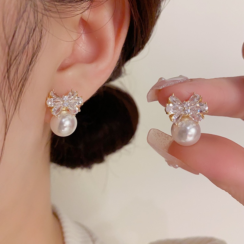 T Classy ต่างหูเข็มเงิน 925 ประดับโบว์ ไข่มุก สามมิติ เครื่องประดับสตรี