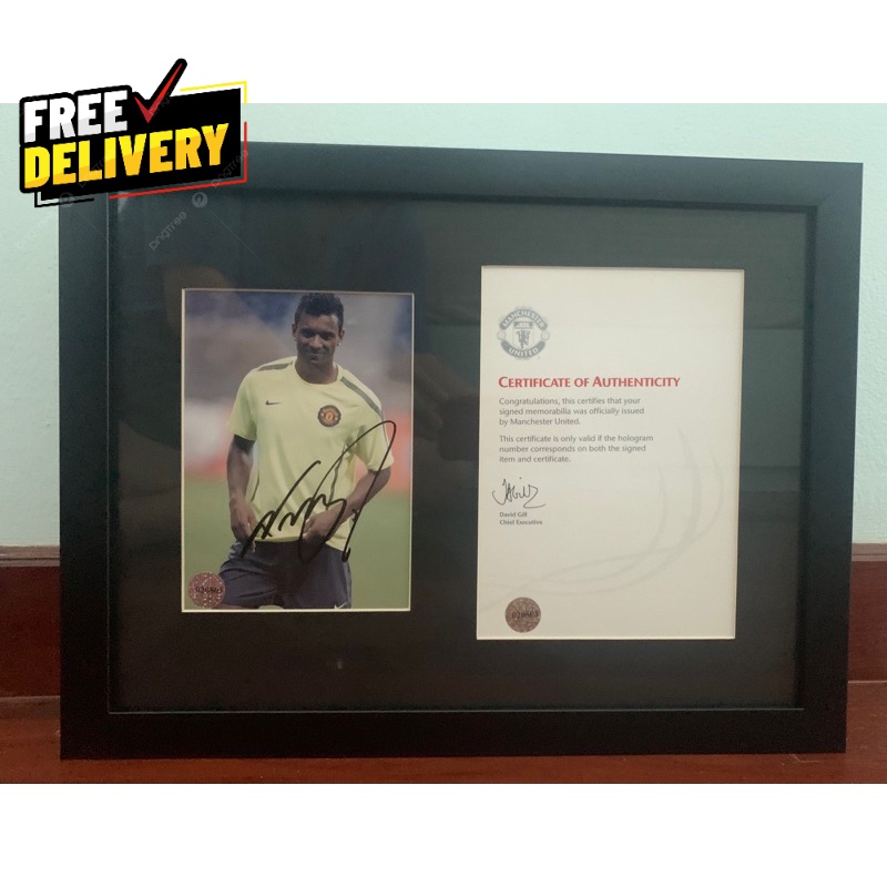 รูปพร้อมลายเซ็นนักเตะแมนยูแท้ ใส่กรอบ Luis Nani มีใบรับรองจากสโมสร