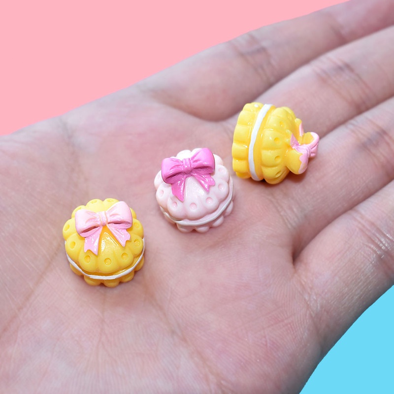 10 ชิ้น / เซต เกมอาหารจําลอง โบว์ มินิเค้ก เรซิน ด้านหลังแบน สําหรับทําของเล่นในบ้าน ครีมกาว เคสโทรศัพท์ วัสดุ
