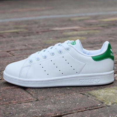 Adidas Clover Smith white shoe skate shoes for men women