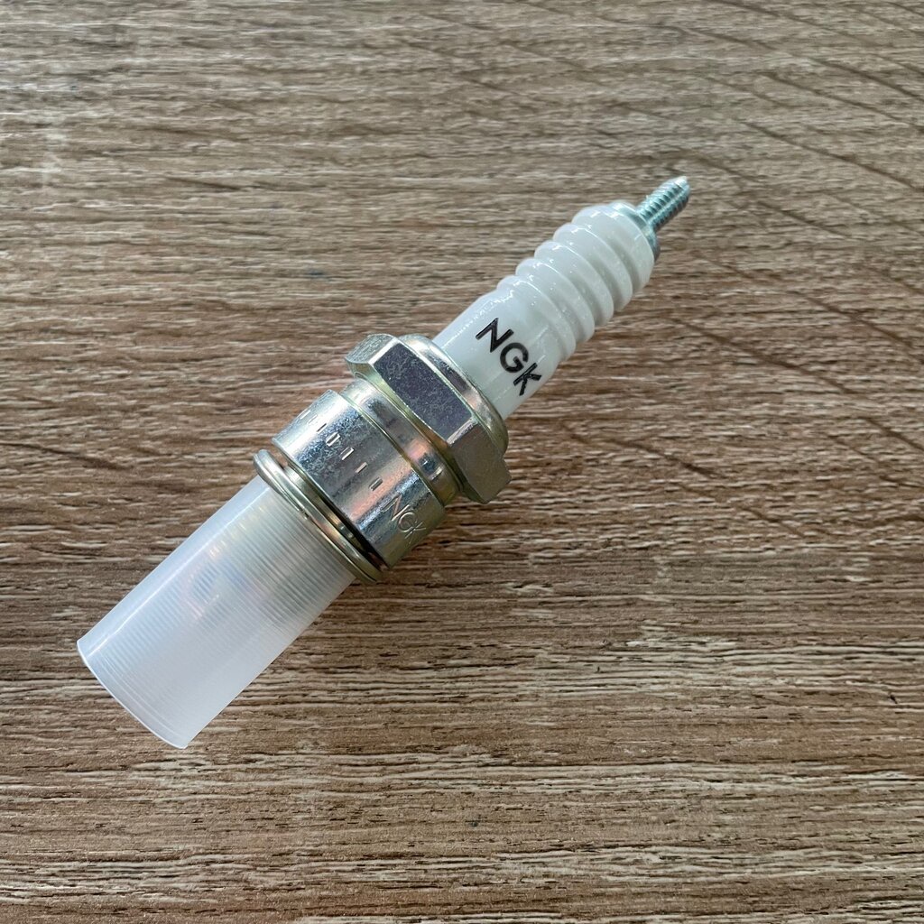 หัวเทียน NGK BP7HS สำหรับ Yamaha Belle R