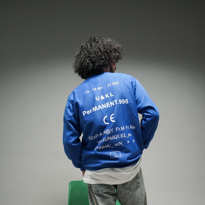 UNKL347 เสื้อสเวตเตอร์แขนยาวสีน้ําเงินเรียบง่าย CCAP