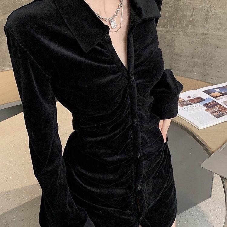 เสื้อเชิ้ตแขนยาว ผ้ากํามะหยี่ เข้ารูป สีดํา สไตล์ฮ่องกงเรโทร หรูหรา เหมาะกับฤดูใบไม้ร่วง สําหรับผู้หญิง