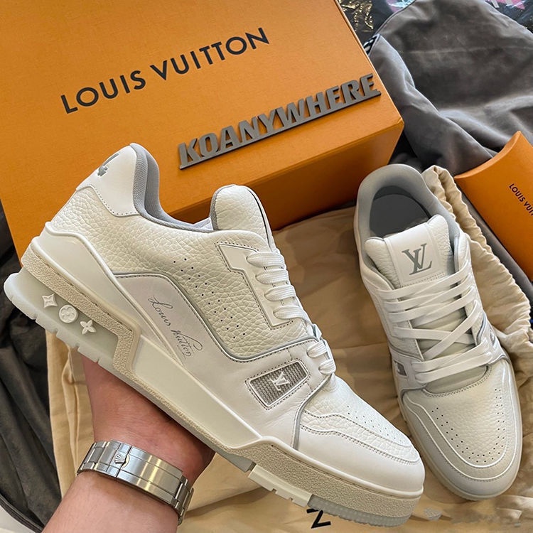 Lv Louis Vuitton 21 ใหม่ รองเท้าผ้าใบลําลอง สําหรับผู้ชาย สีดํา สีขาว เหมาะกับการเล่นสเก็ตบอร์ด Z9EV