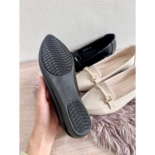 Meeer Classy Loafer รองเท้าคัตชูหัวแหลมทู่ แต่งอะไหล่ด้านหน้า หนังเรียบ ส้นแบน รหัส 660440