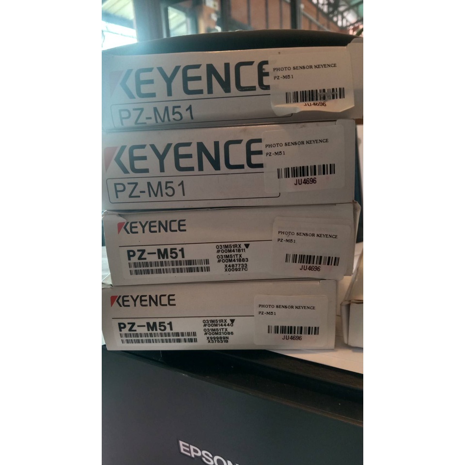 PHOTO SENSOR KEYENCE PZ-M51  SELF-CONTAINED PHOTOELECTRIC SENSOR