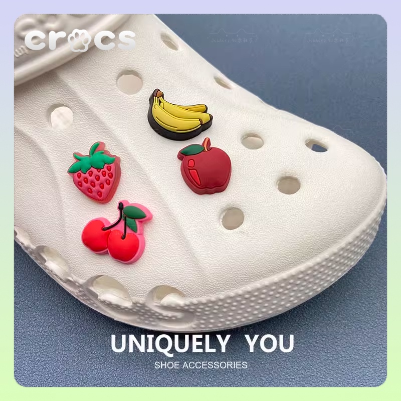 jibbitz crocs อุปกรณ์เสริมหัวเข็มขัด ตัวติดรองเท้า crocs รูปกล้วย และสตรอเบอร์รี่ สําหรับรองเท้า jibbitz crocs เกาหลี