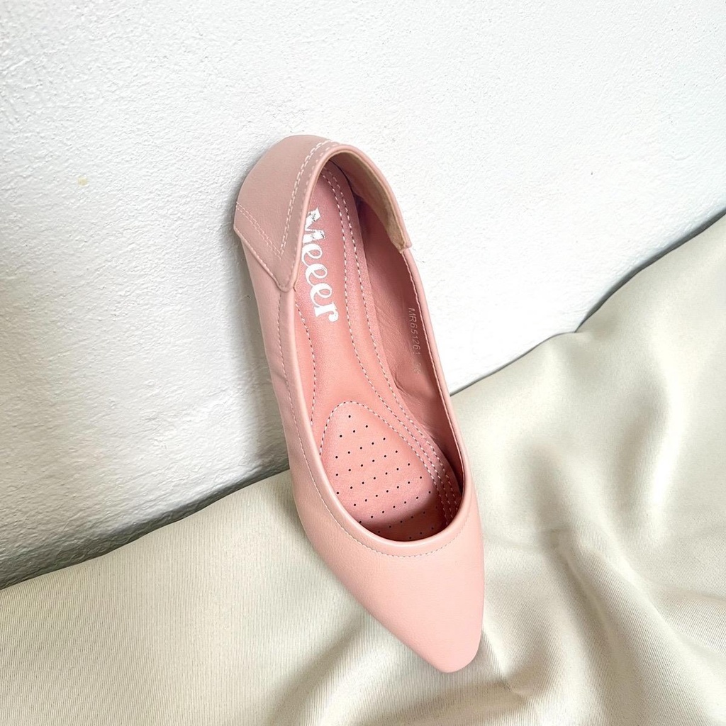 SudaSelect: รองเท้าคัทชู Meeer Plain but Glam รองเท้าคัตชูหัวแหลม เรียบ ส้นแบน