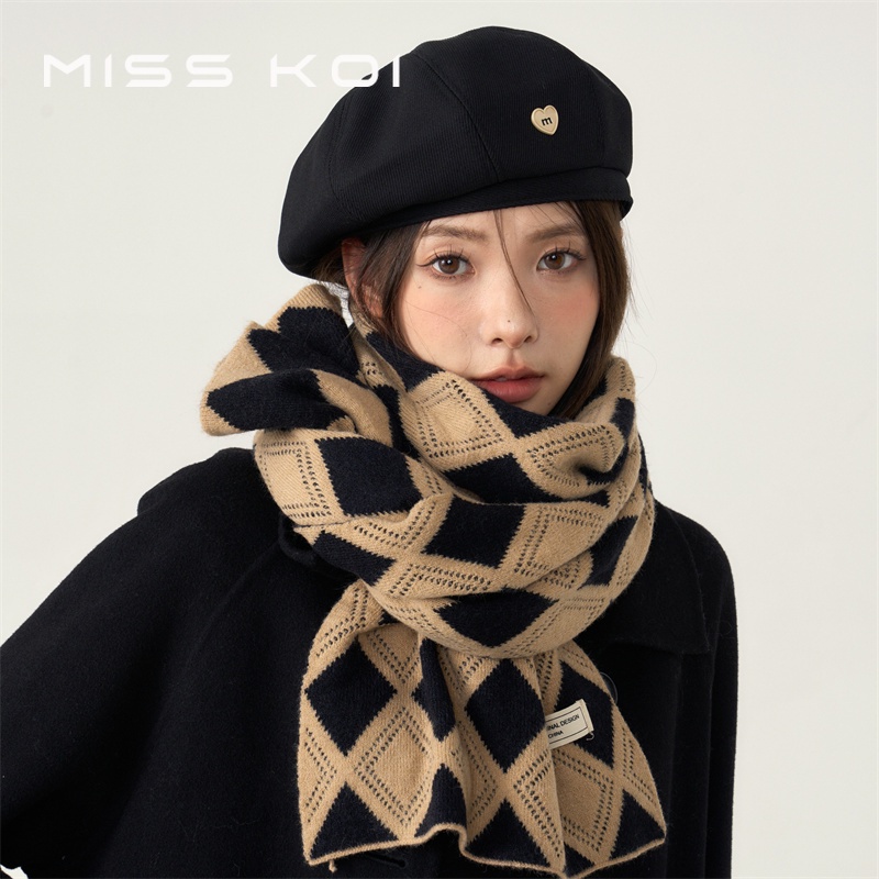 Misskoi [ คลังสินค ้ าพร ้ อม ] ผ ้ าพันคอผู ้ หญิงฤดูหนาวสไตล ์ ใหม ่ High-End เวอร ์ ชั ่ นเกาหลีฤดูใบไม ้ ร ่ วงฤดูหนาวบรรยากาศอบอุ ่ นหนาผ ้ ากันเปื ้ อนฤดูหนาว