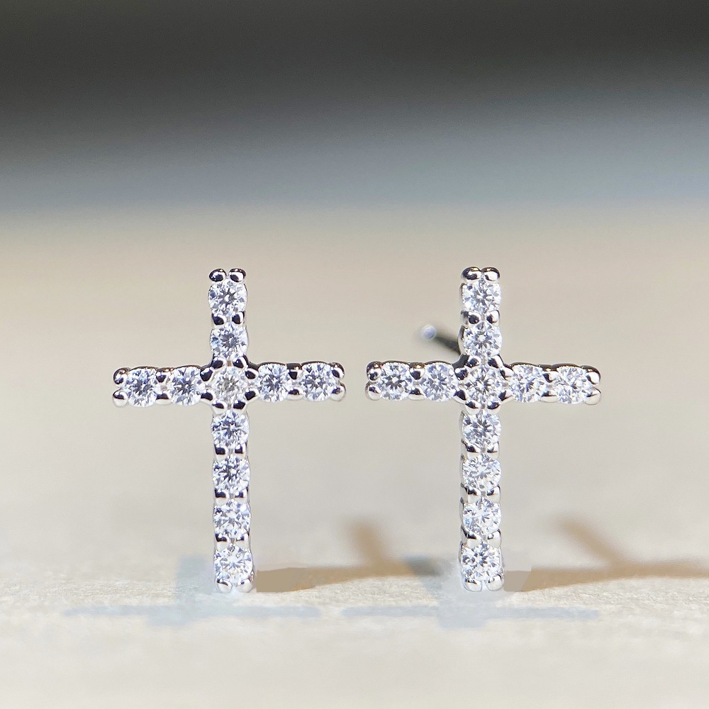 จริง Moissanite 0.192ct 1.2 มม.อินเทรนด์ Cross Design สีขาว D Vintage Stud ต่างหู S925 เงินสเตอร์ลิง